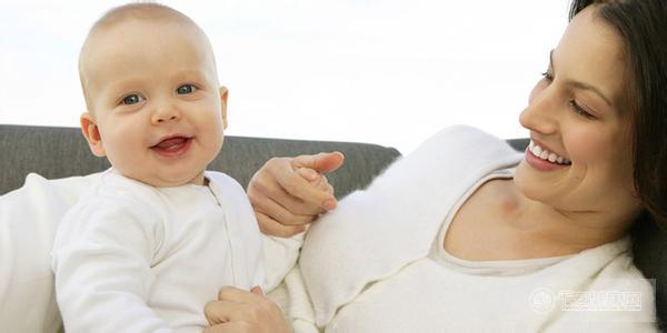 6個月的寶寶吃什么輔食  西安安琪兒婦產(chǎn)醫(yī)院