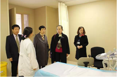 兩位專家參觀安琪兒影像科