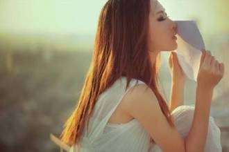 白帶異常該怎么辦才好？安琪兒專(zhuān)家知道