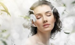 <b>子宮內(nèi)膜增厚易致女性不孕，該如何治療？</b>